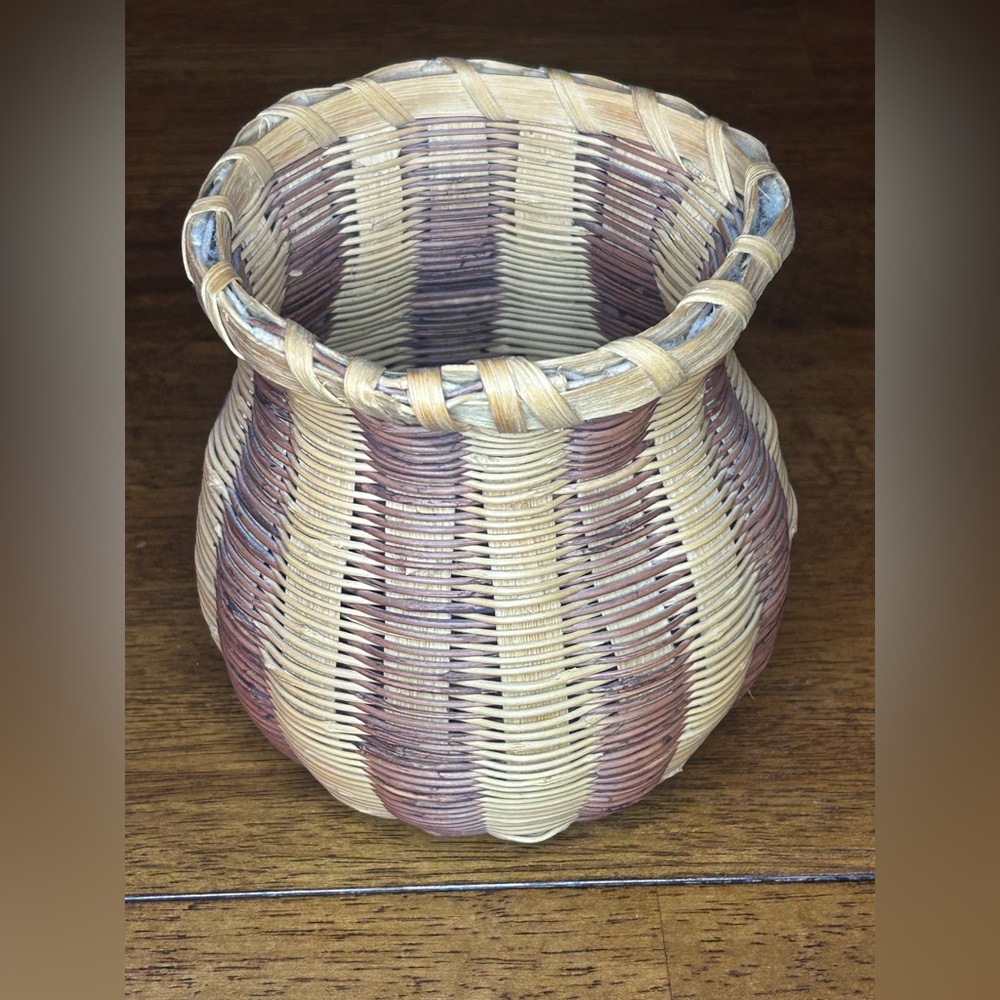 Vintage Traditional Cherokee Native American Basket By artist Rose Taylor